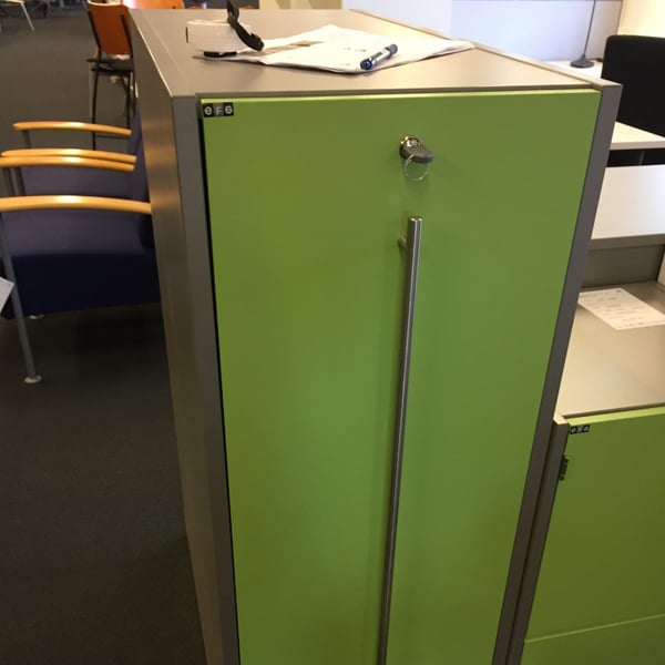 Tårnskap 3P grønt EFG H121  D80  B43