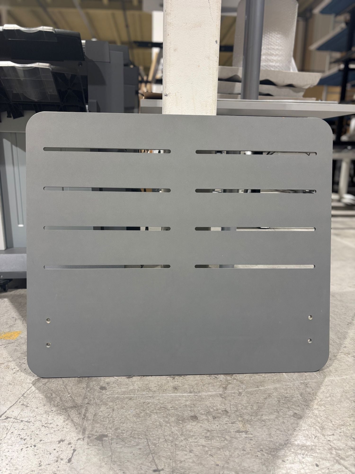 Skillevegg bord grå H68 B80 treverk