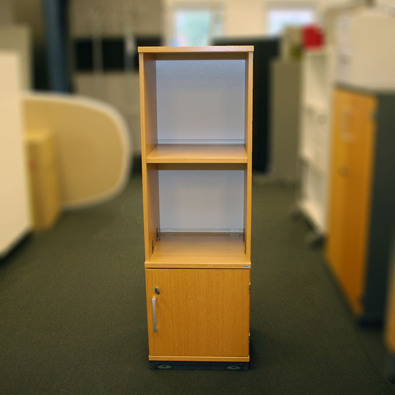 Skap 3P eik Kinnarps 40 x 40 x 120 dør nederst