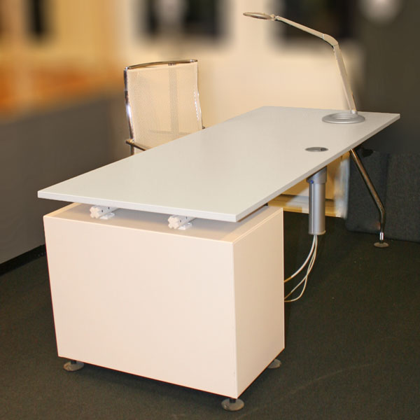 Plate hvit Vitra 200 x 80 cm m/krom ben