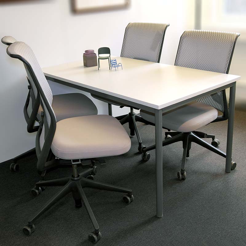 Konferansestol beige Vitra ID Mesh L