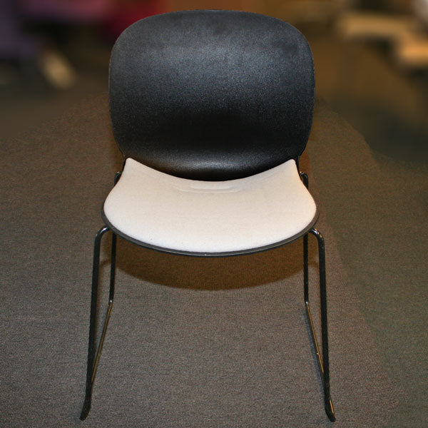 Konferansestol sort RBM NOOR 6060 grått sete