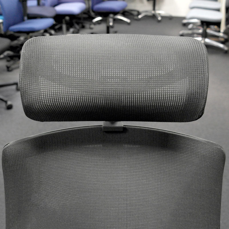 Nakkepute til sort netting kontorstol