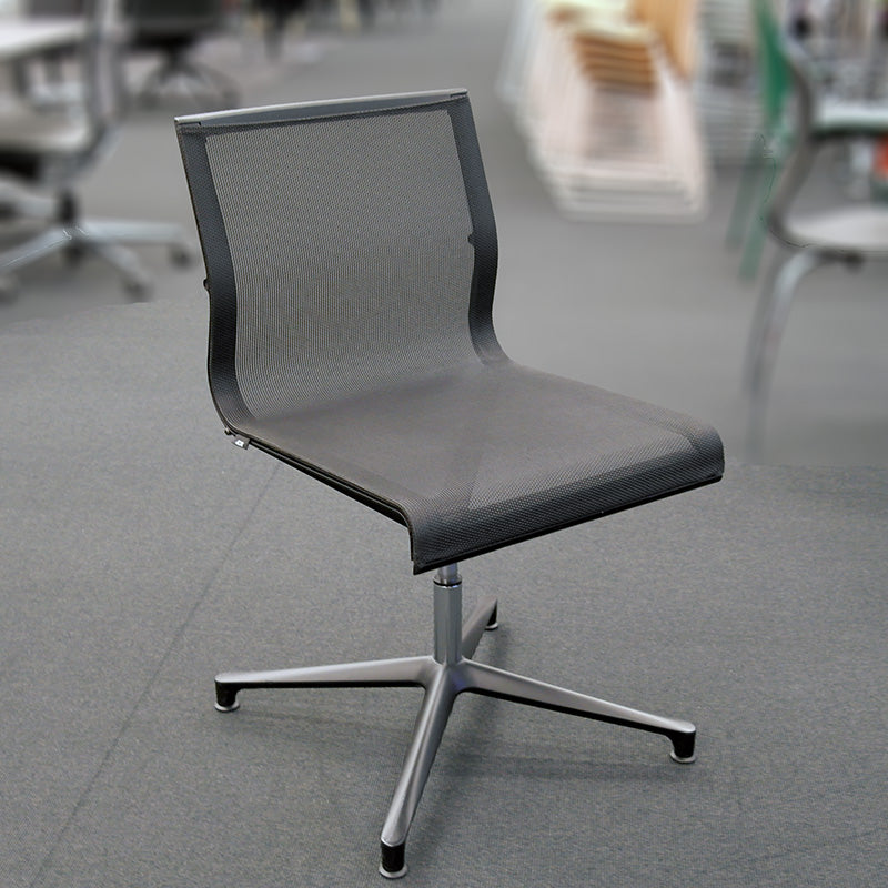 Konferansestol sort mesh ICF Office Stick fotkryss