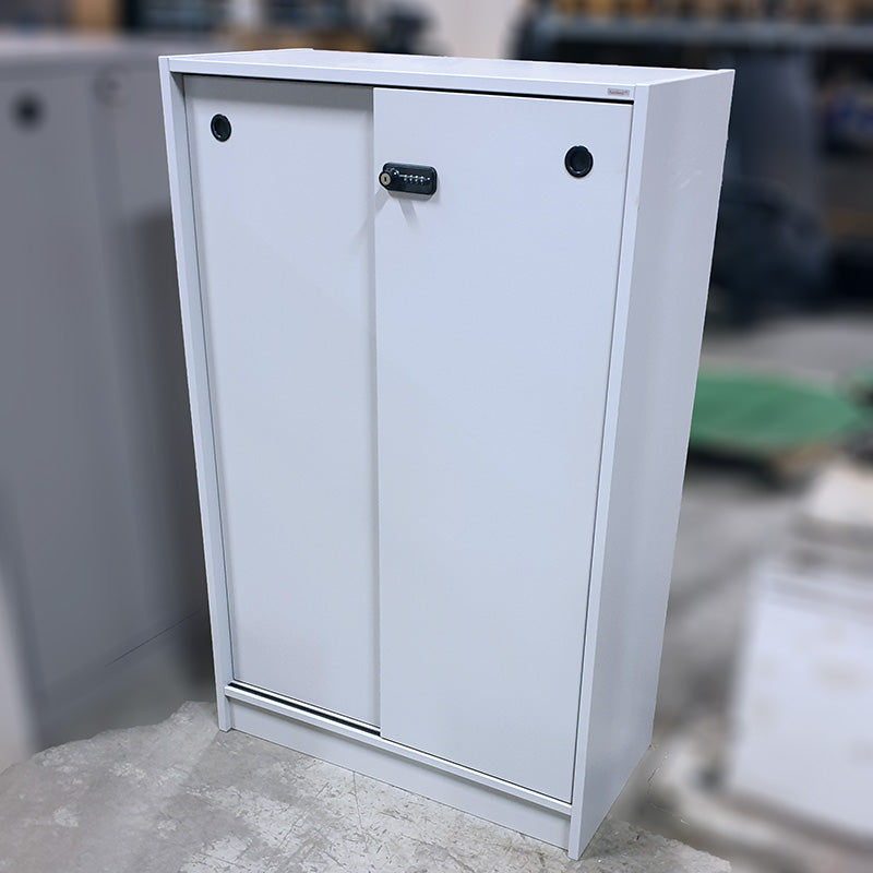 Skap 3P grå skyvedør Aarsland 80 x 40 x 127 kodelås