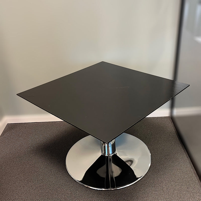 Sofabord sort 70x70xH50 krom søyle