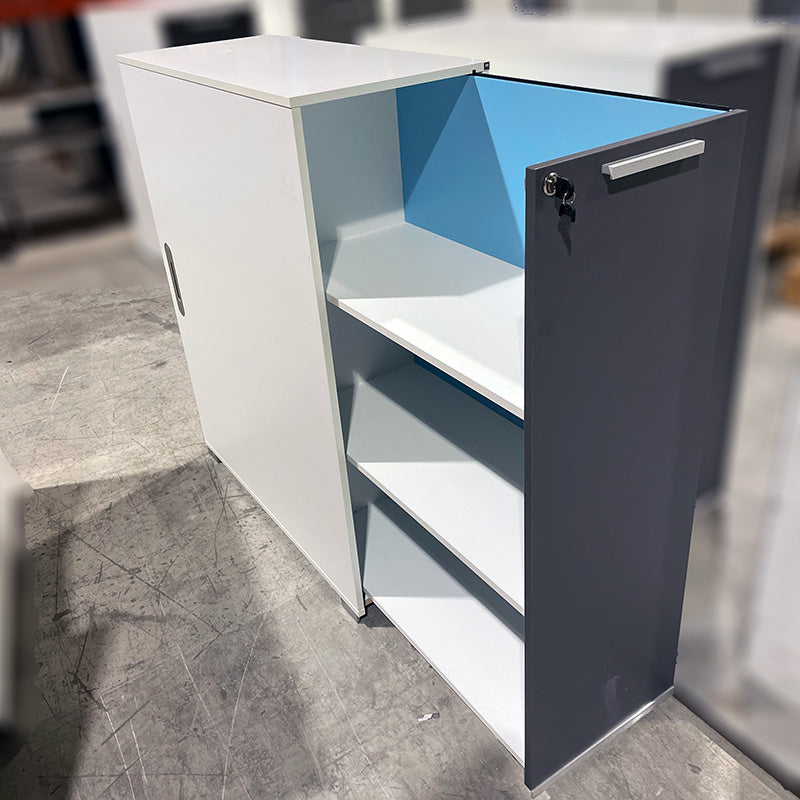 Tårnskap 3P hvit høyre Holmris 40 x 90 x 114 cm antrasitt dører blå innvendig låsbart