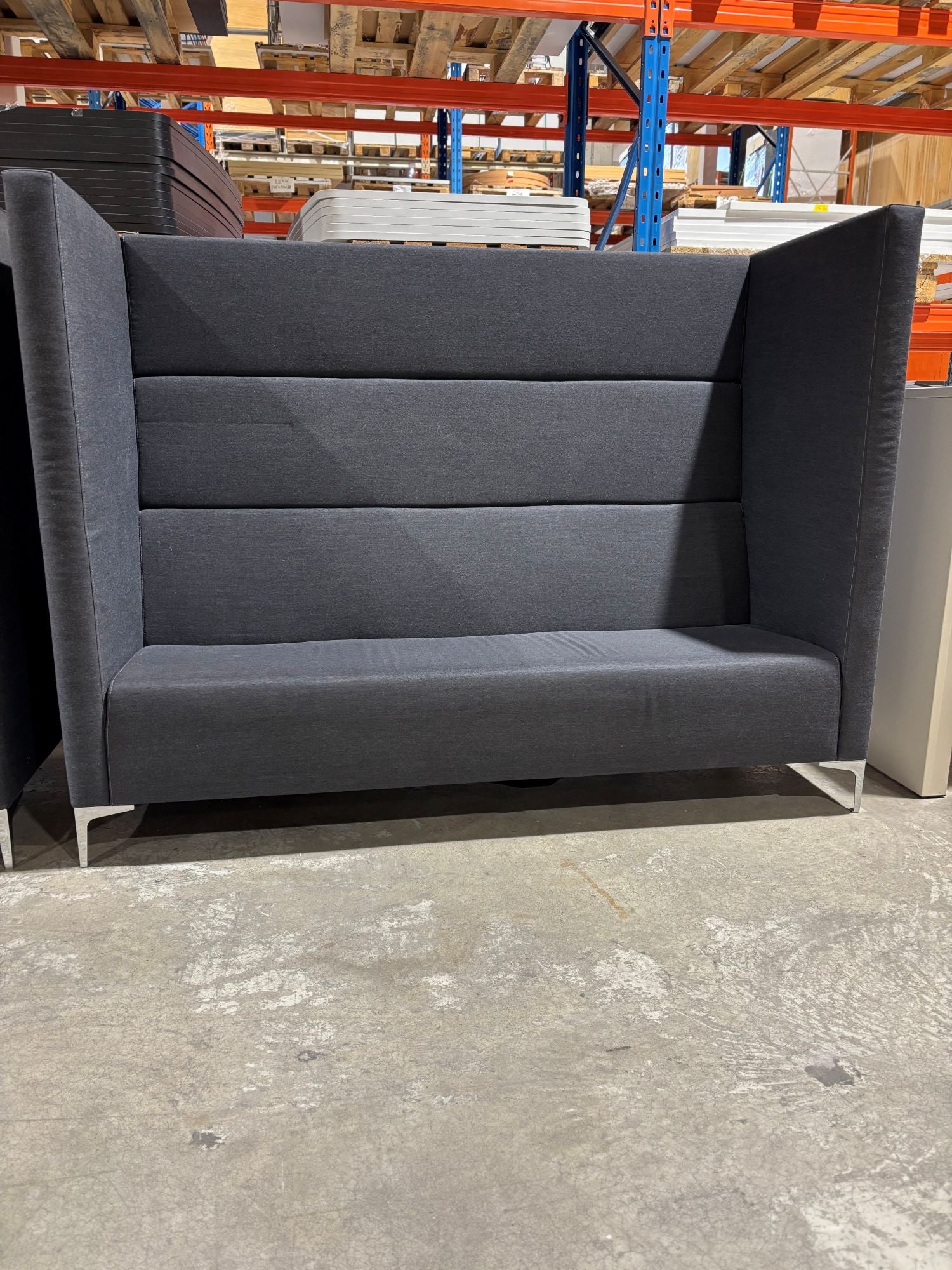 Alkove koksgrå 200 x 80 x 150 sh 45 Cara Highland fra Techo krom ben