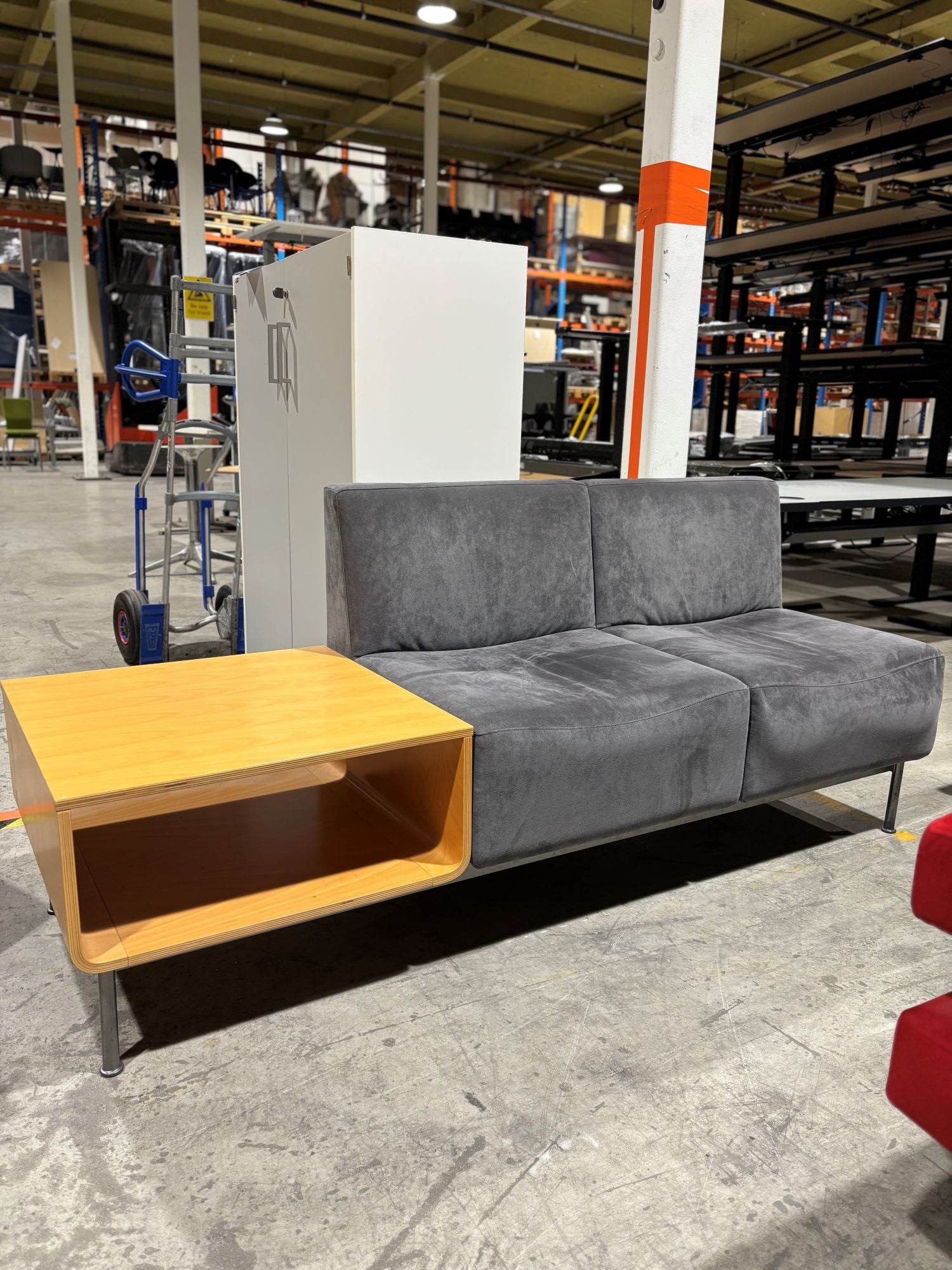 Modulsofa 2 seter grå ISKU Dyyni 183 x 60 x 77 sh 44 med bord i bøk 60 x 60
