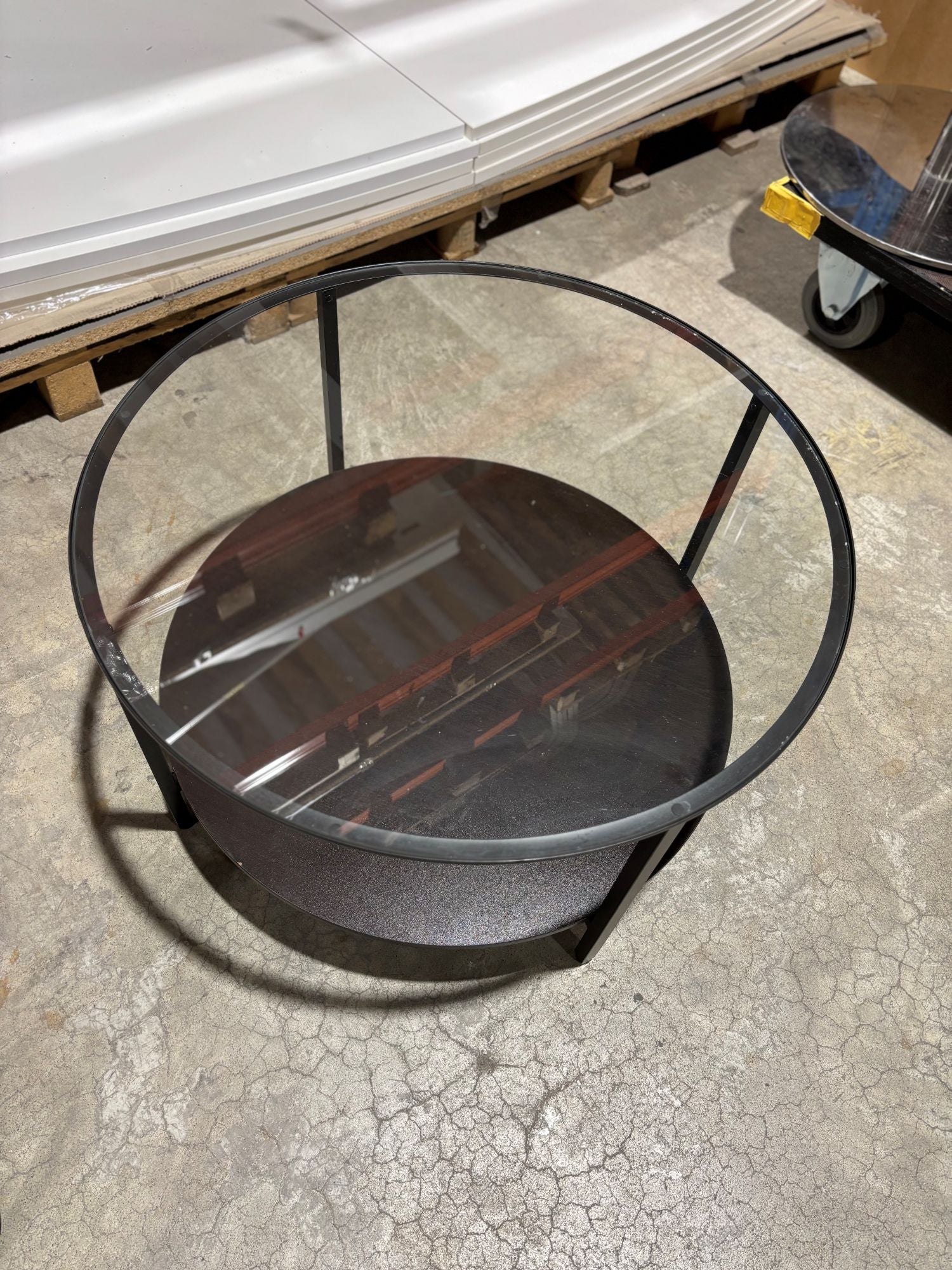 Sofabordet sort Ø75 glassplate Ikea Vittsjô