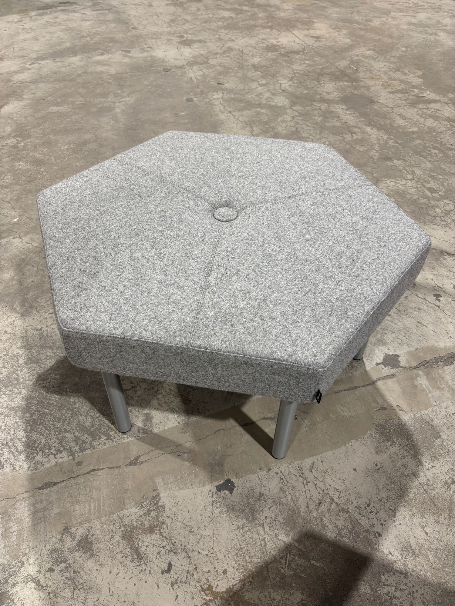 Puff lys grå melert Kinnarps Trixagon 80 x 80 x 44