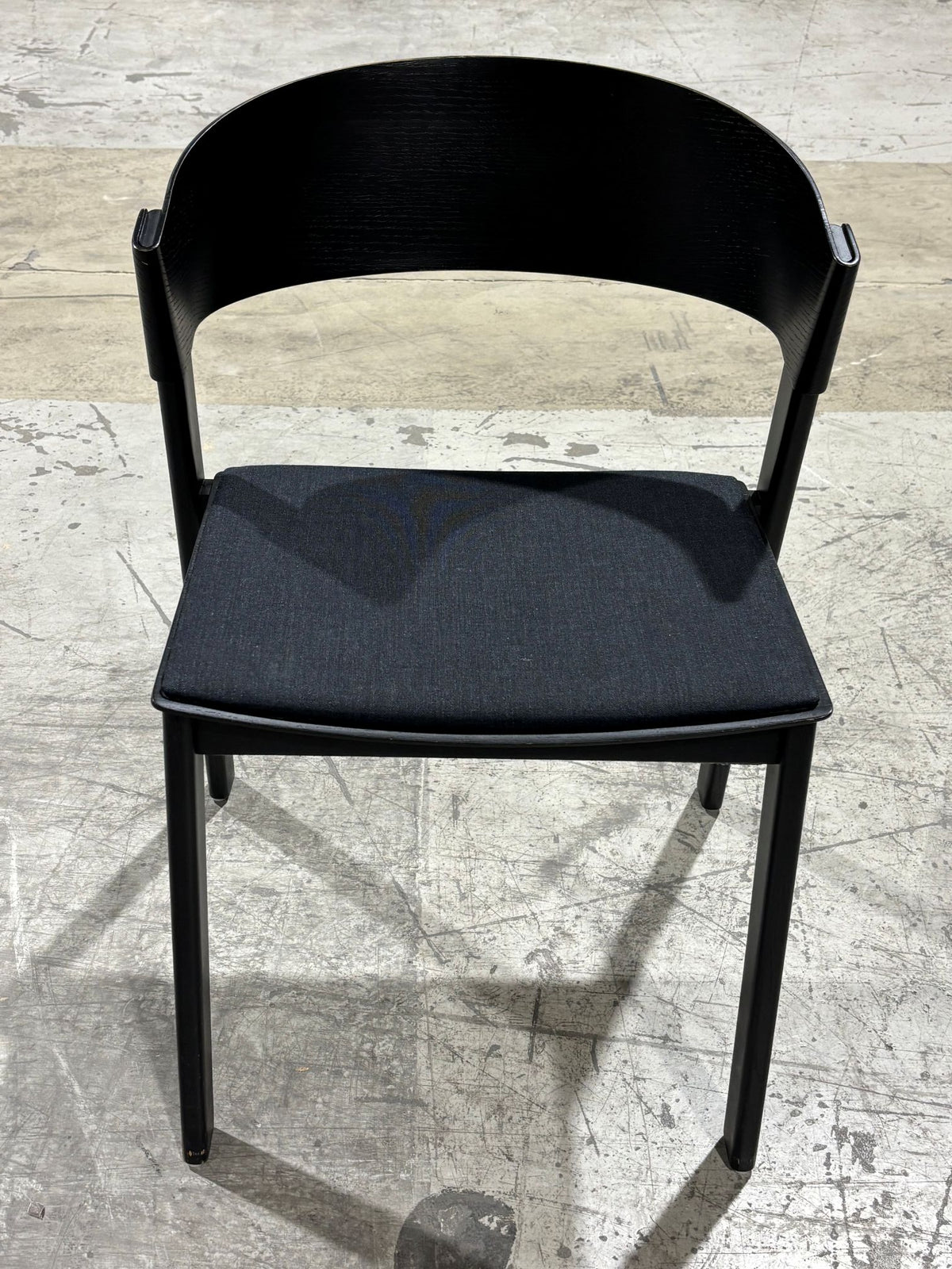 Konferansestol sort Skovby Sm825 sete koksgrått tekstil