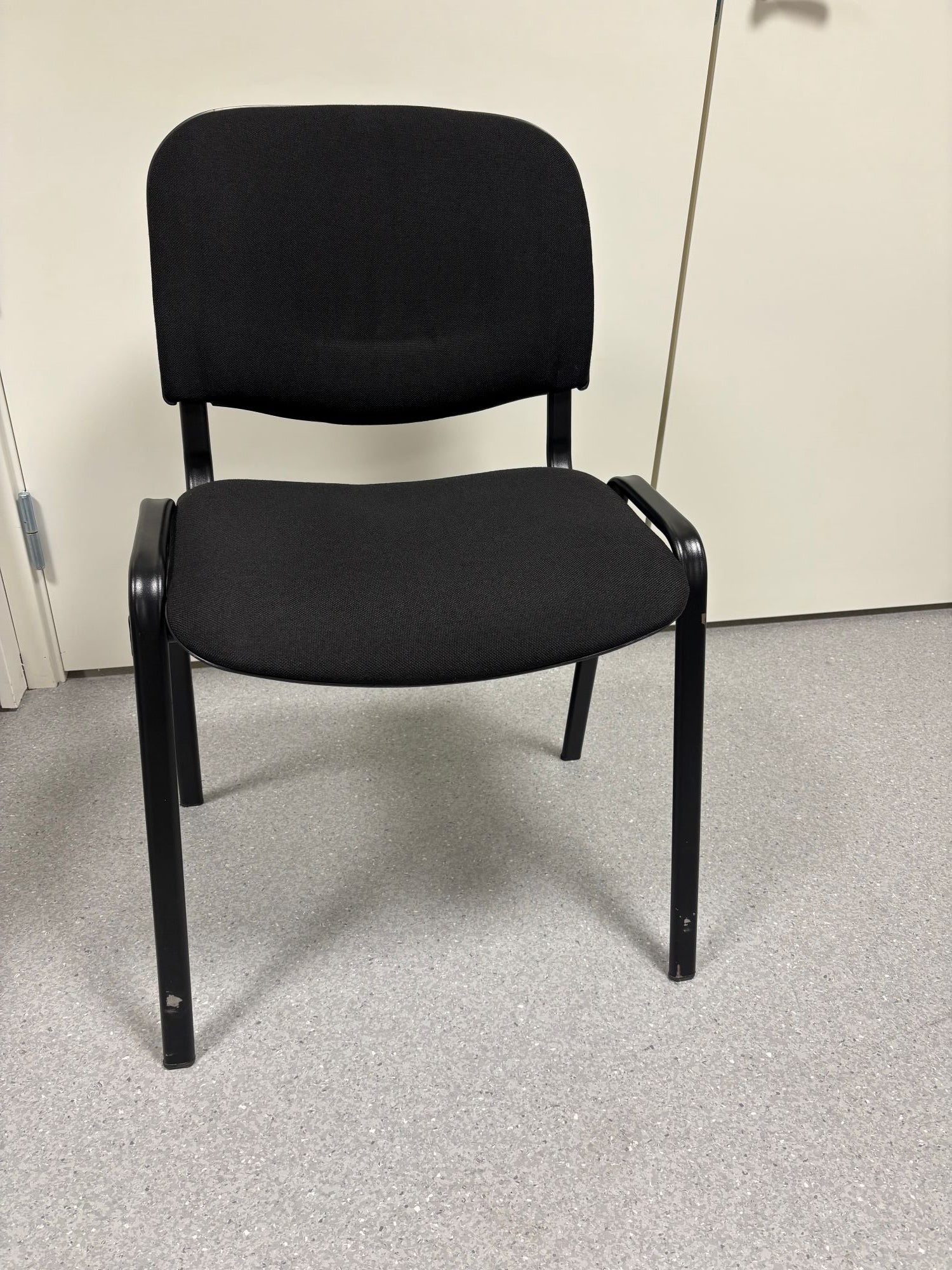 Konferansestol sort KS Iso sorte ben