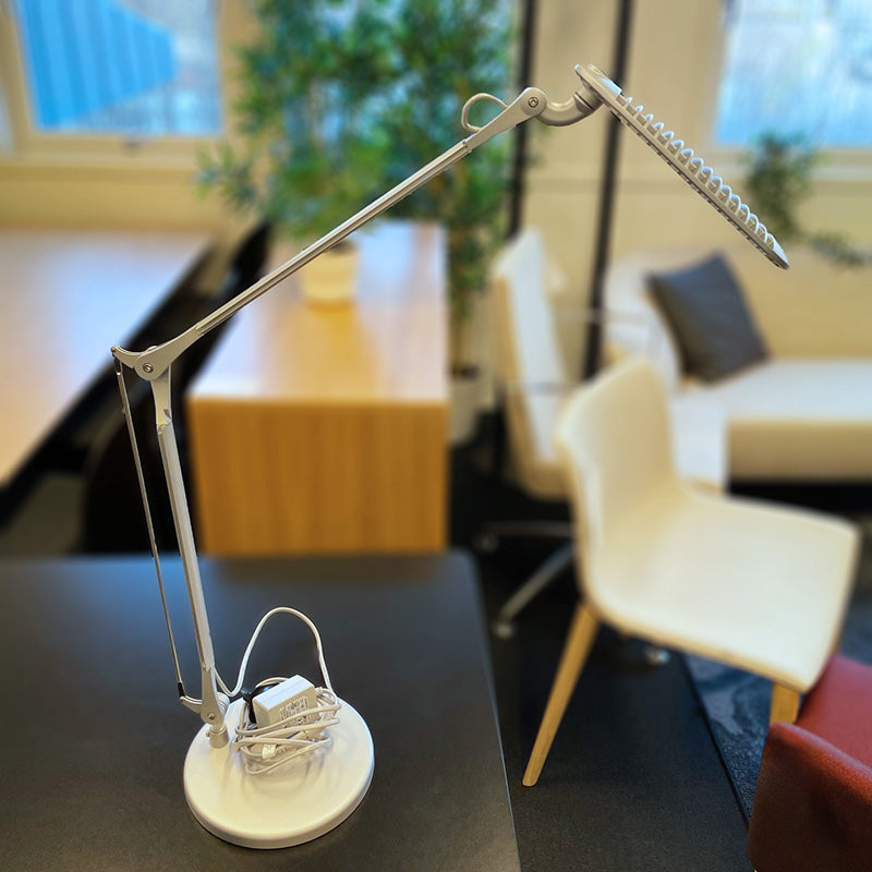 Bordlampe sølv Wave light LED