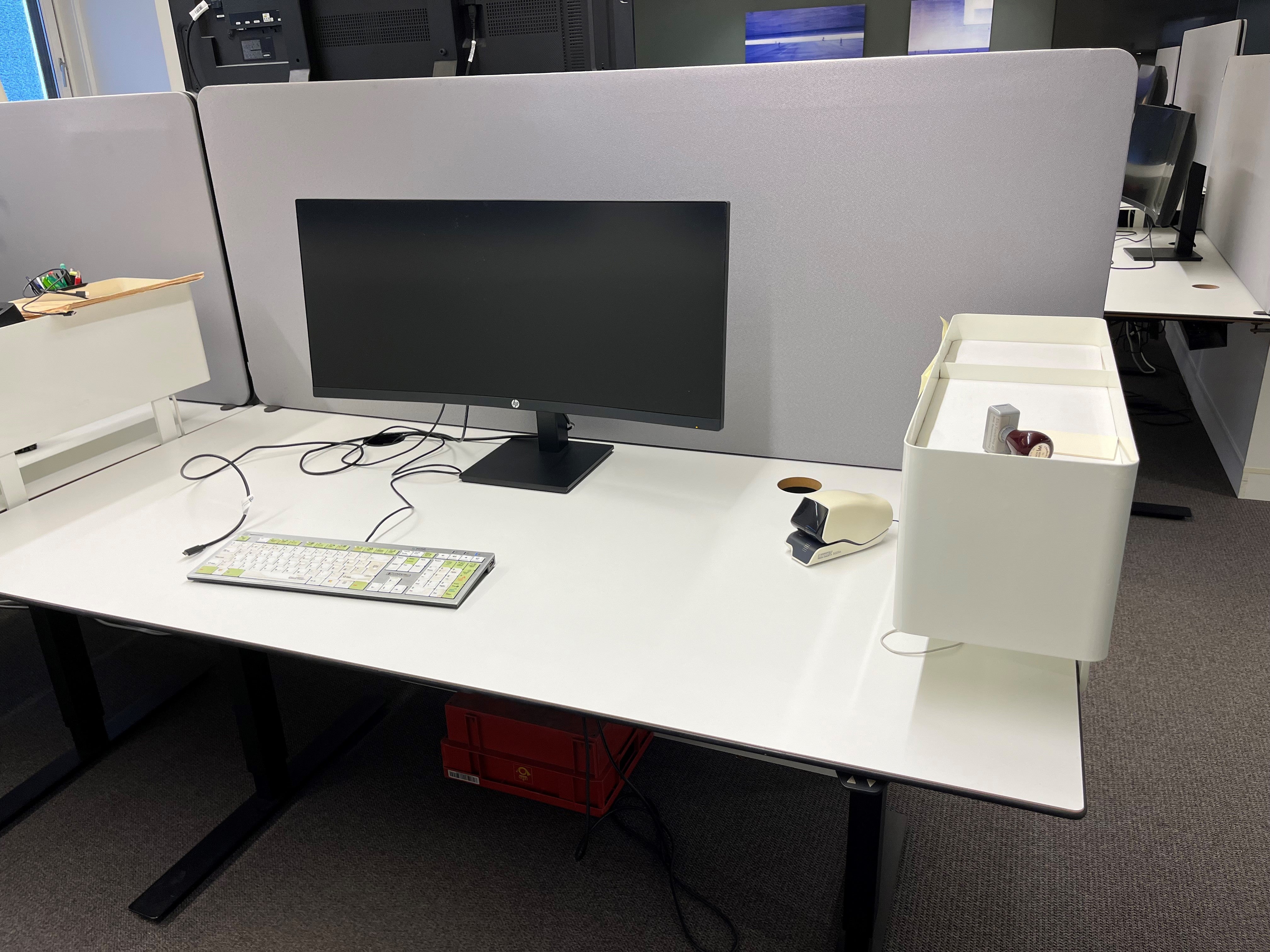 Skillevegg bord grå H70 B180 Lintex