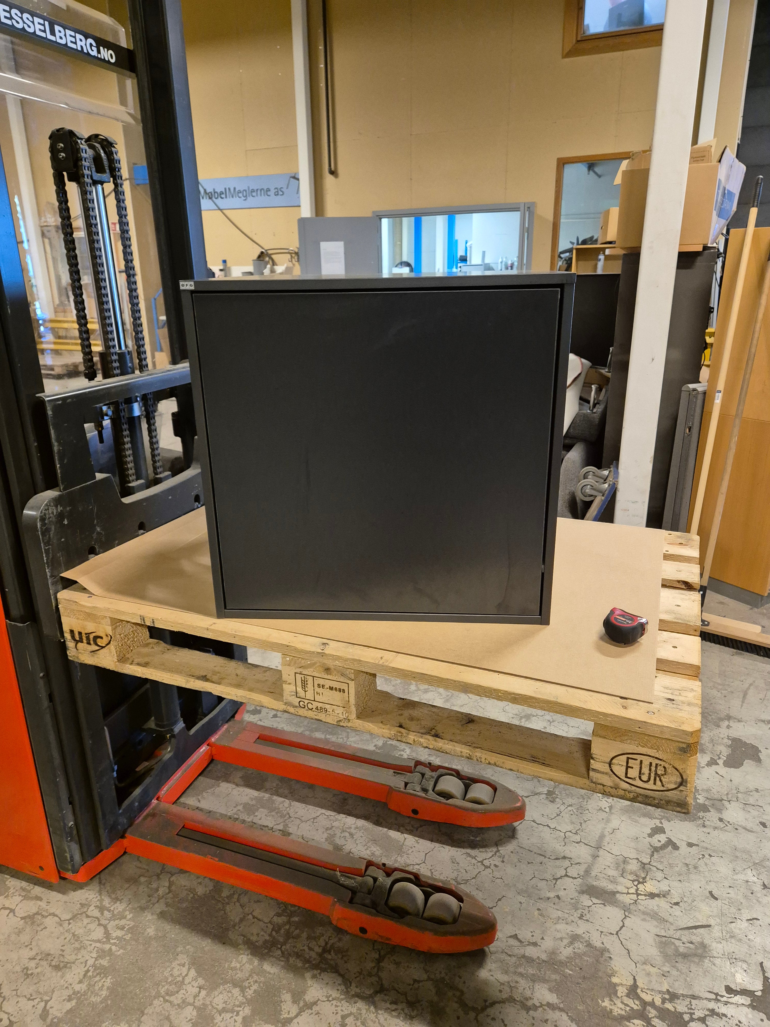 Skap antrasitt 62 x 53 x 60 uten sokkel