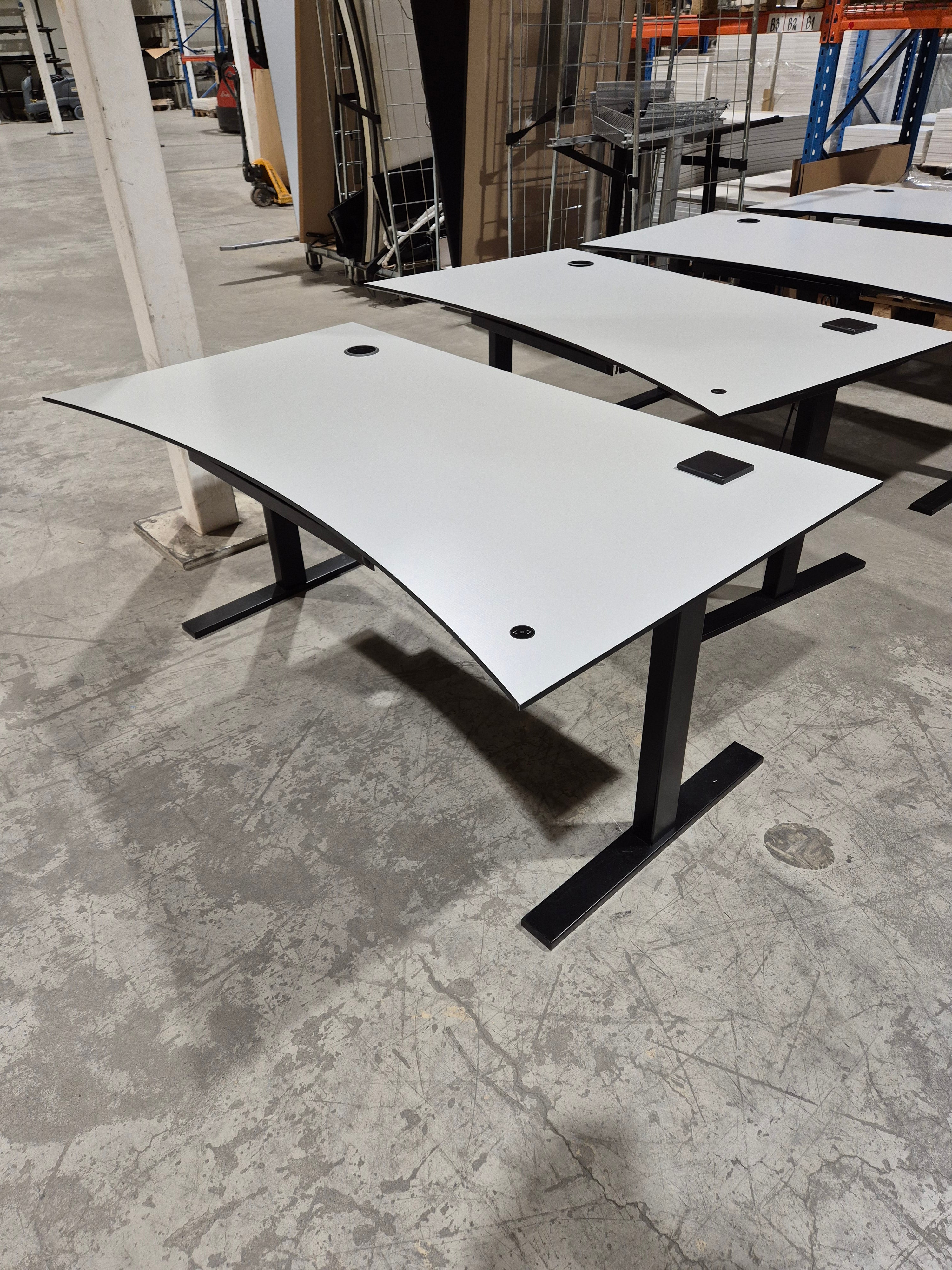 Skrivebord komplett lys grå 160 x 90 x 80 magebue sort elektrisk hev/senk understell