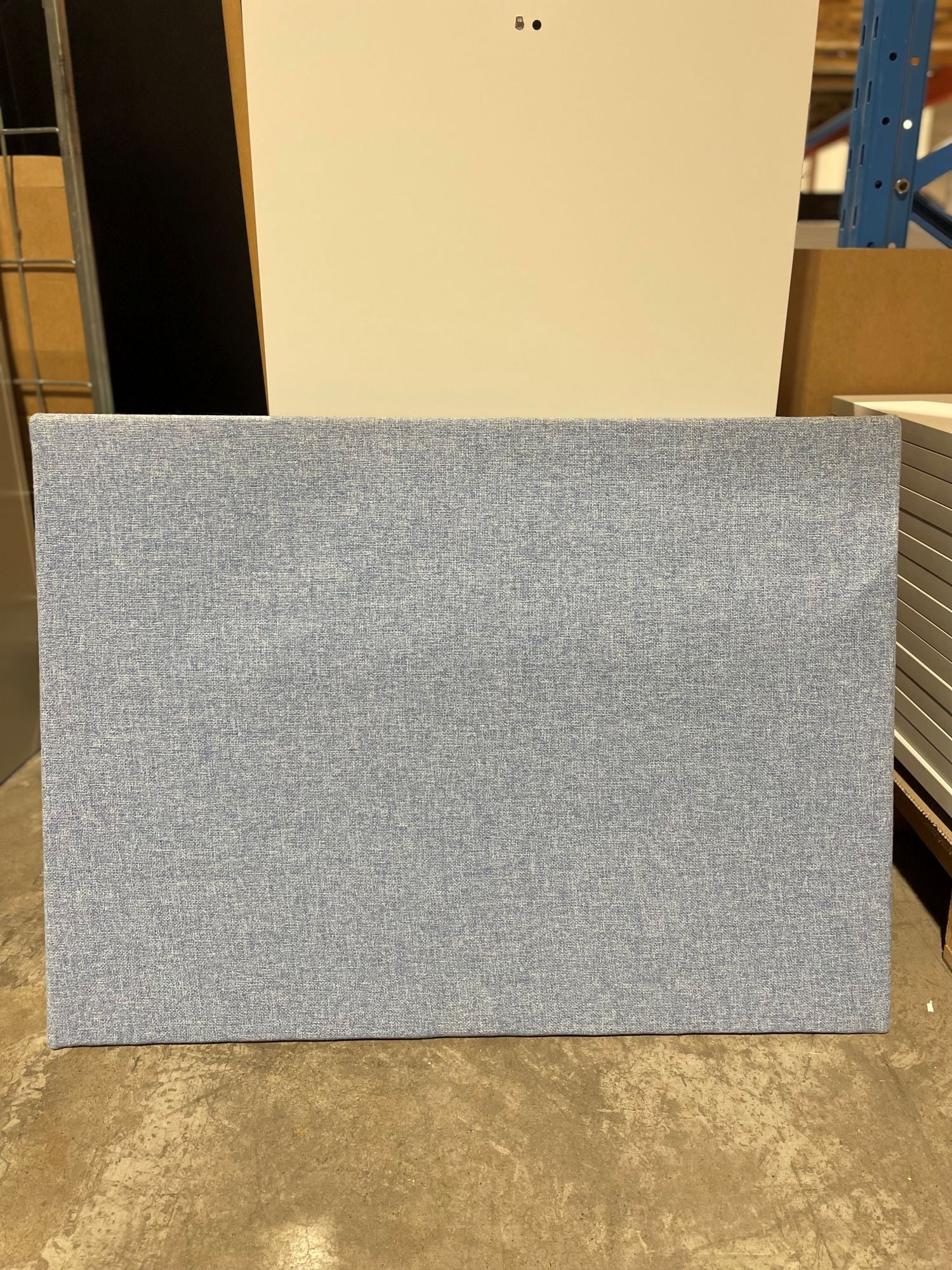 Skillevegg bord lys blå H60 B82