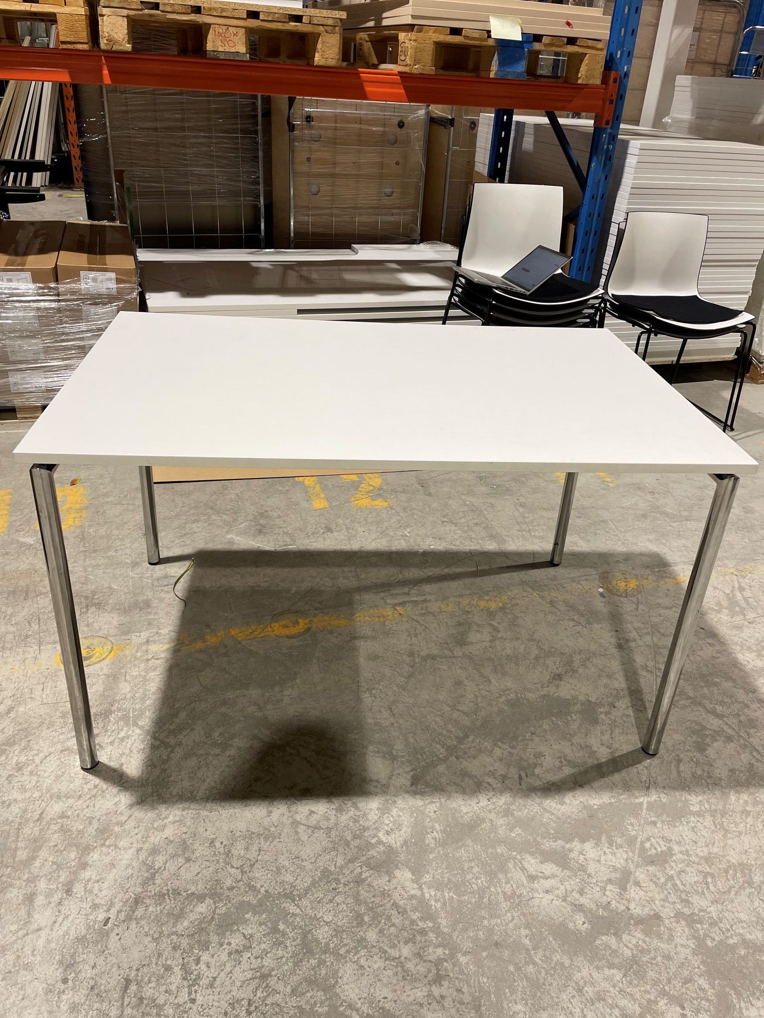 Bord hvitt Casala 125 x 80 krom ben sammenleggbart