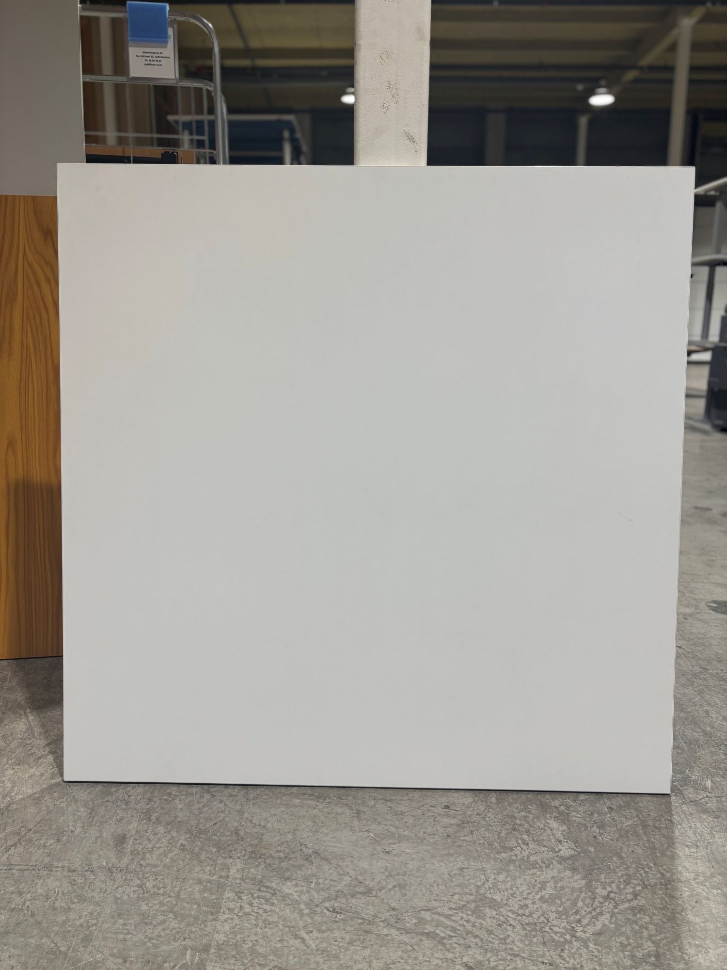 Plate hvit 120 x 120 cm