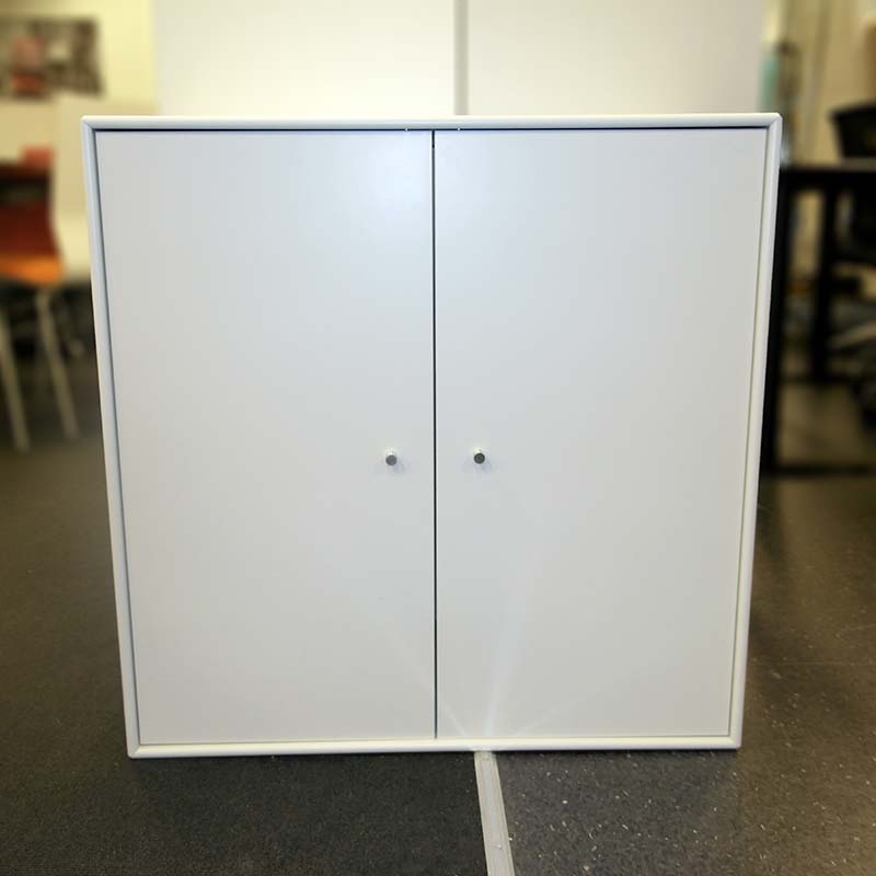 Skap 2P hvit slagdør Montana 70 x 38 x 70