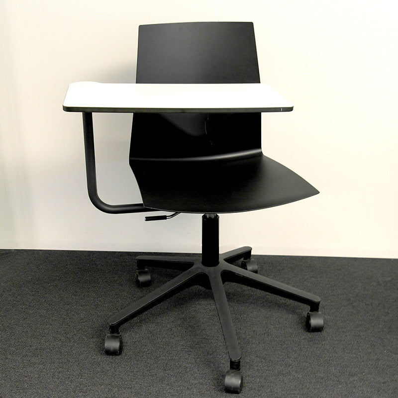 Konferansestol srot Four Design FourCast med bord