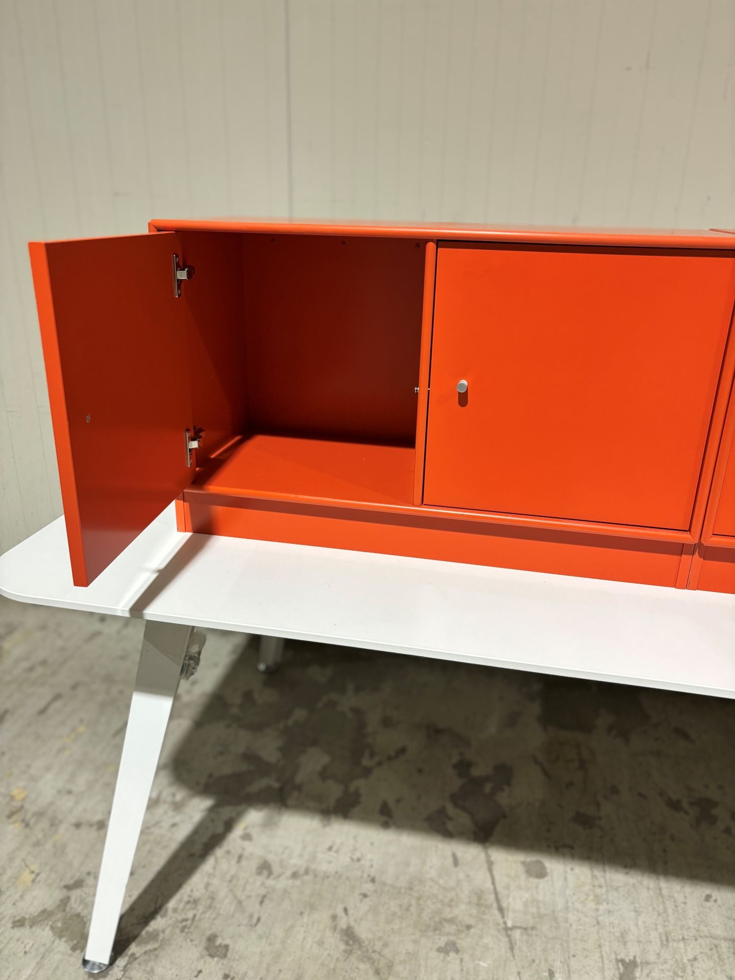 Skap modul Montana orange 70 x 30 x 43 på sokkel