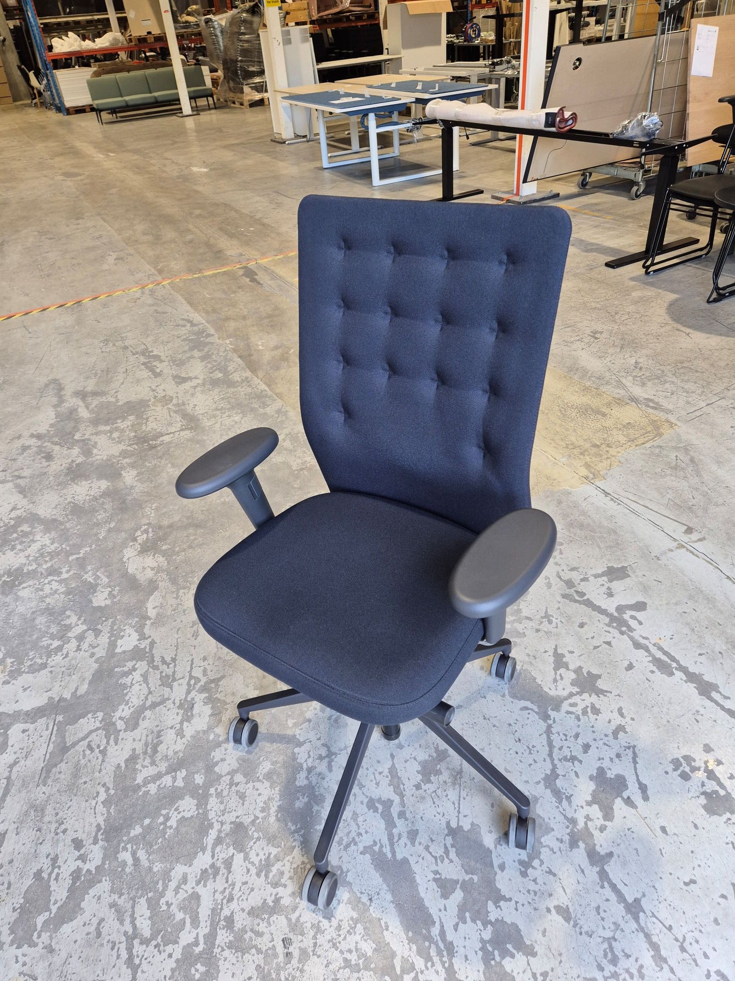 Kontorstol sort Vitra ID Trim  armlen