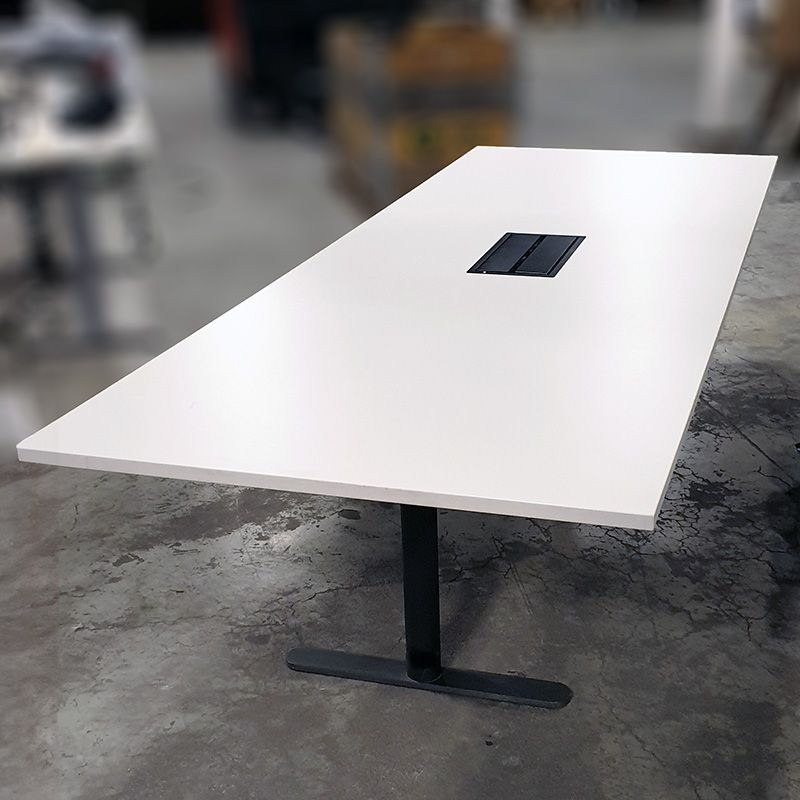 Hvitt møtebord 300 x 110 cm sort luke og understell