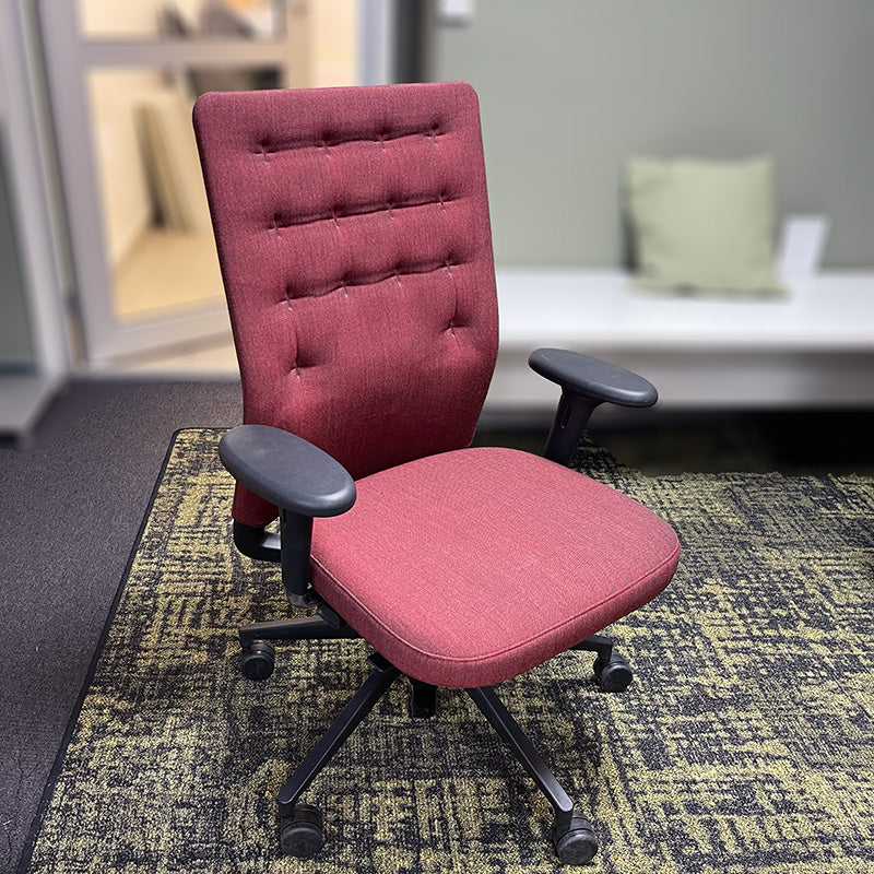 Kontorstol burgunder Vitra ID Trim armlen