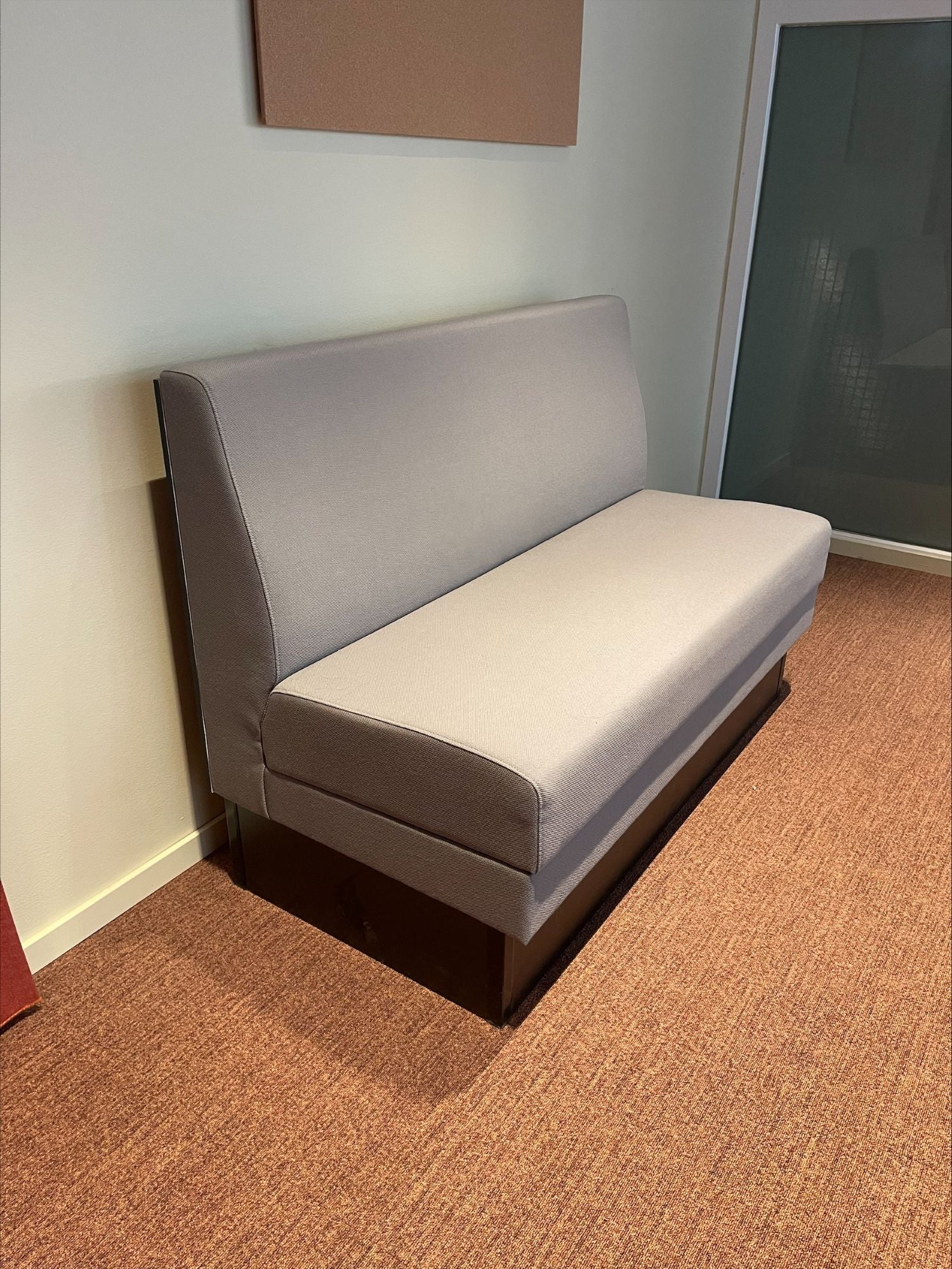 Sofa benk 2 seter grå Offecct lenge 130 SH 49