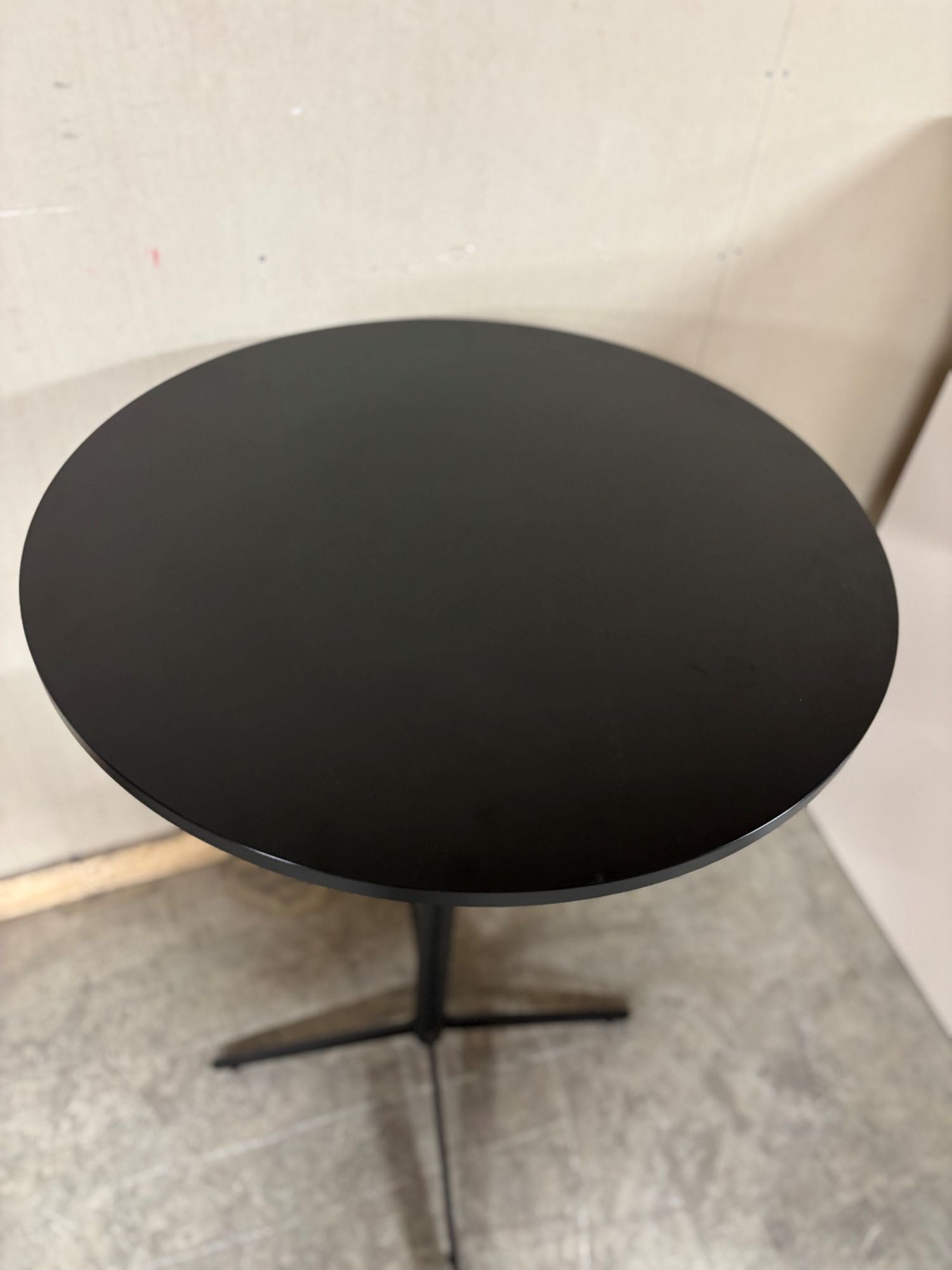 Ståbord sort Ø 70 h 106 sort understell