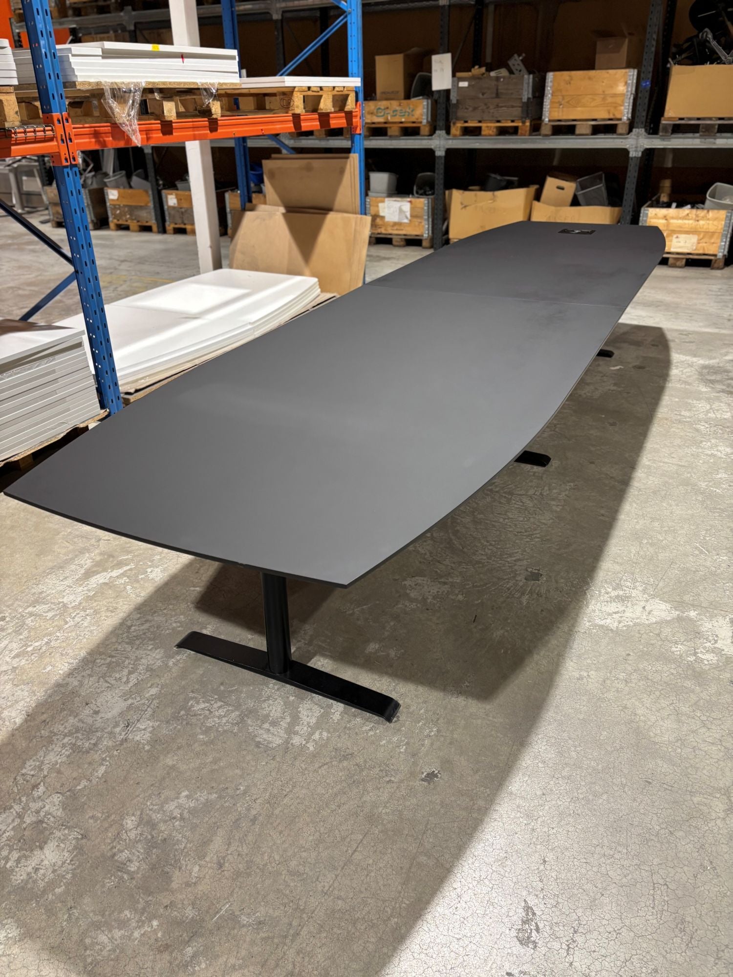 Møtebord sort 450 x 120/90 sorte t ben 1 kabelluke
