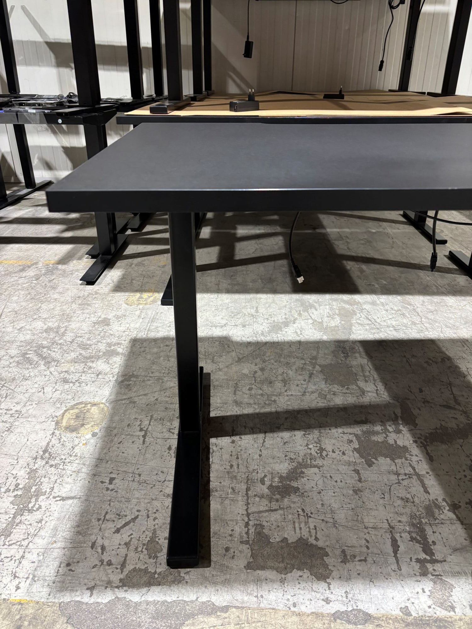 Skrivebord komplett sort D80 B160 sort elektrisk hev/senk understell