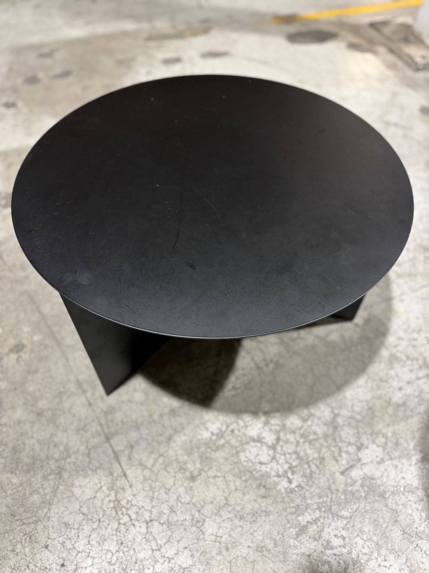 Sofabord sort Ø65 H36 Hay