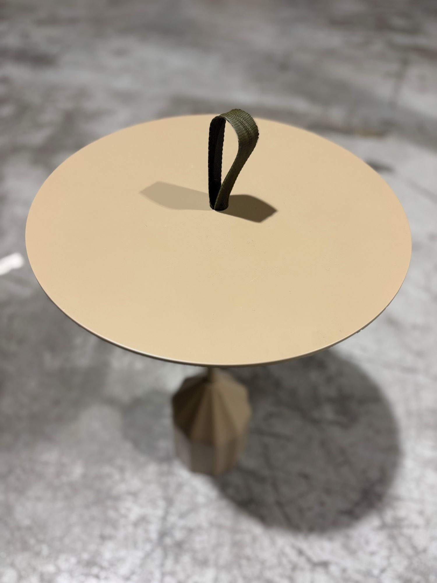 Sofabord beige Ø36 H56 Viccarbe burin