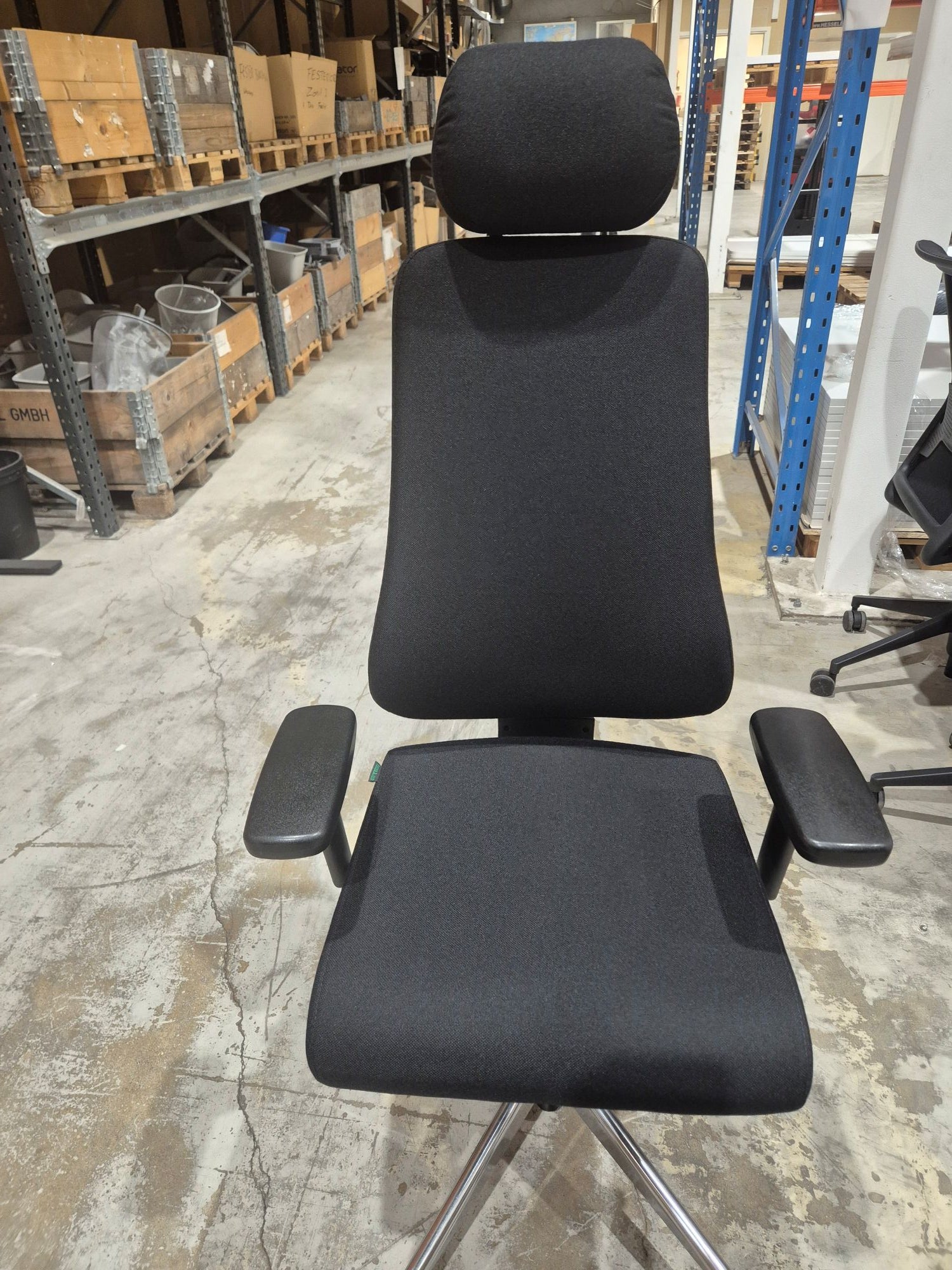 Kontorstol sort KMS1 armlen nakkestøtte