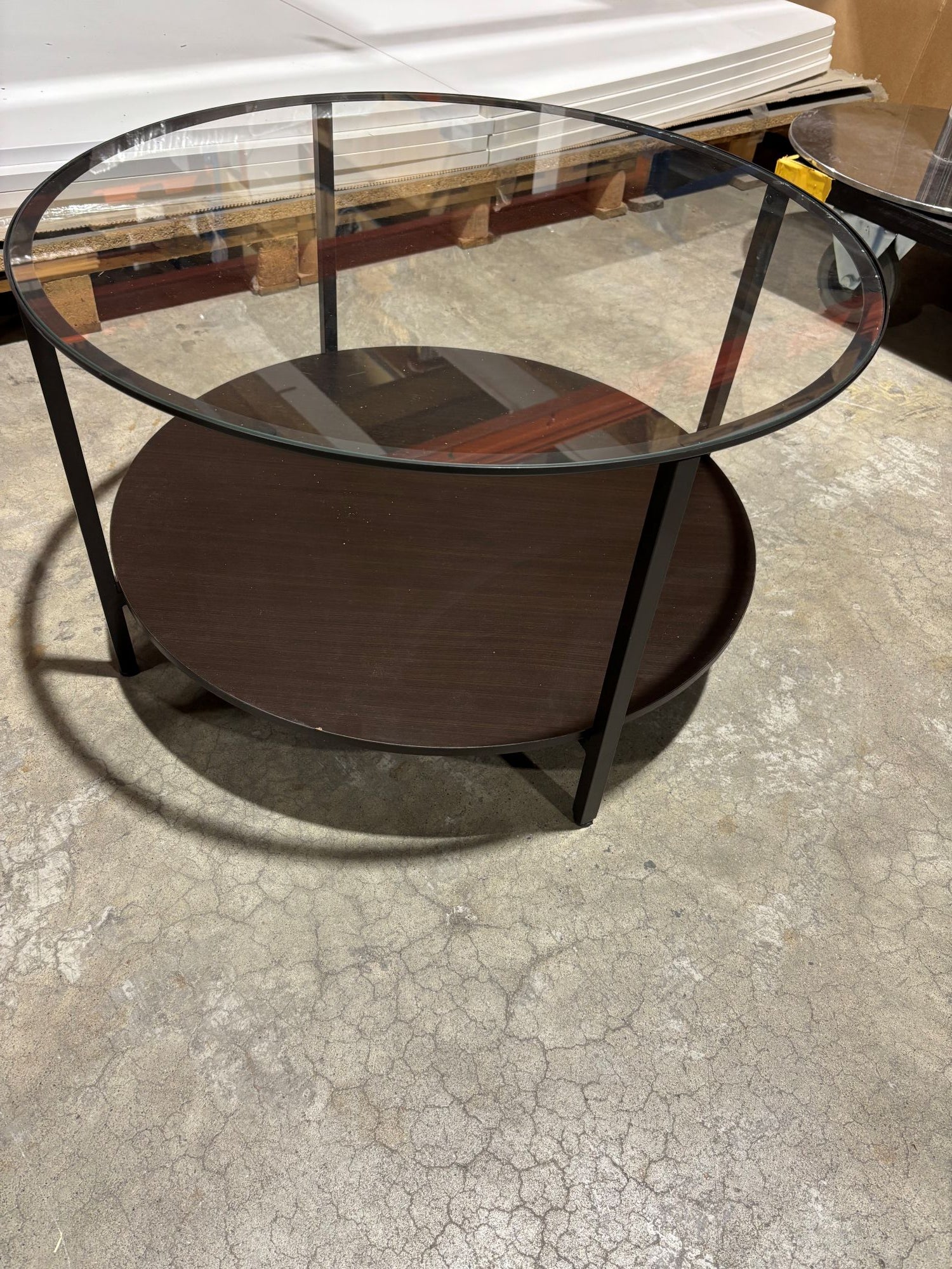 Sofabordet sort Ø75 glassplate Ikea Vittsjô