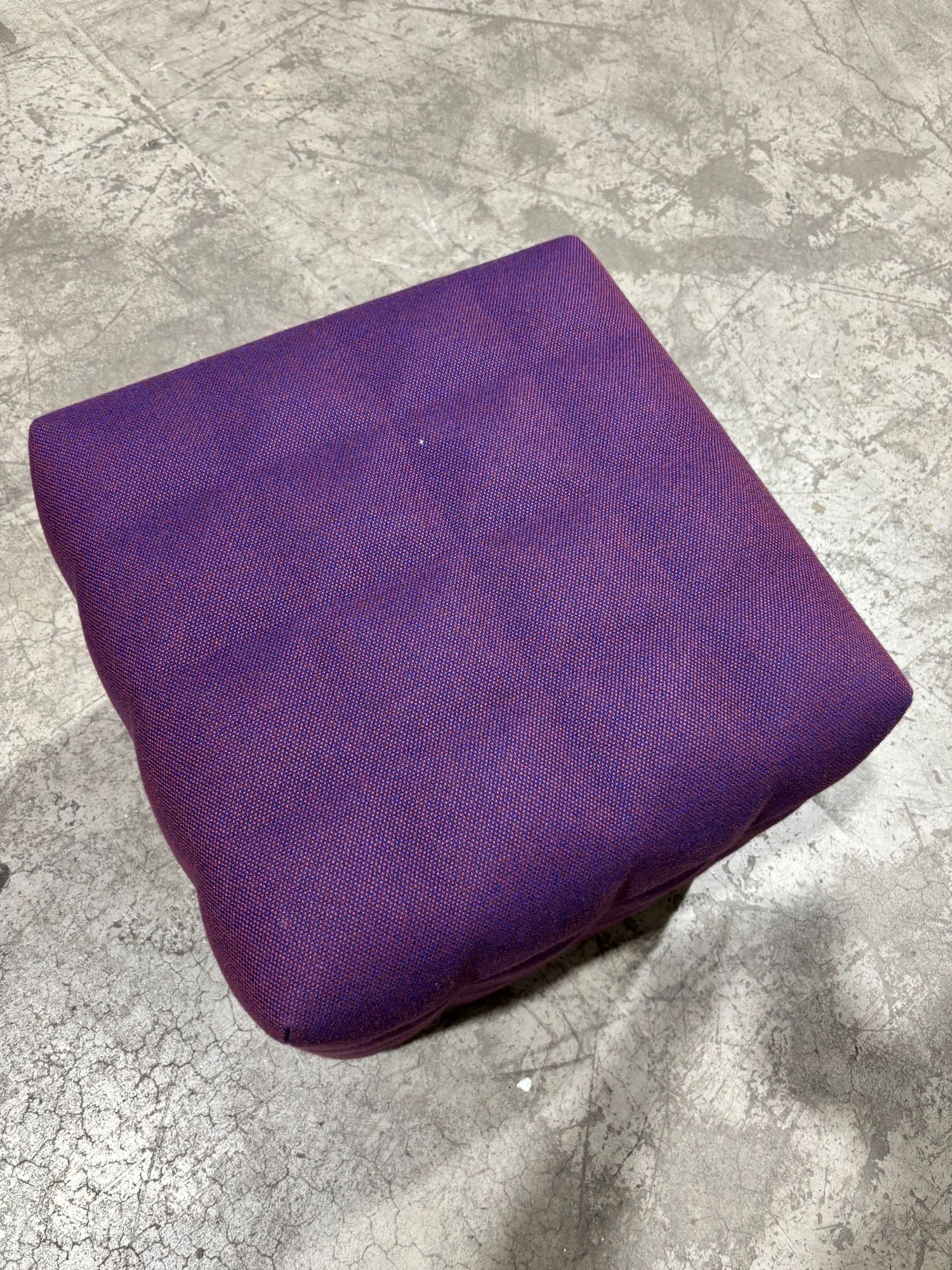 Puff  B50 D50 H45 lilla Buzzi Cube 3D Solo