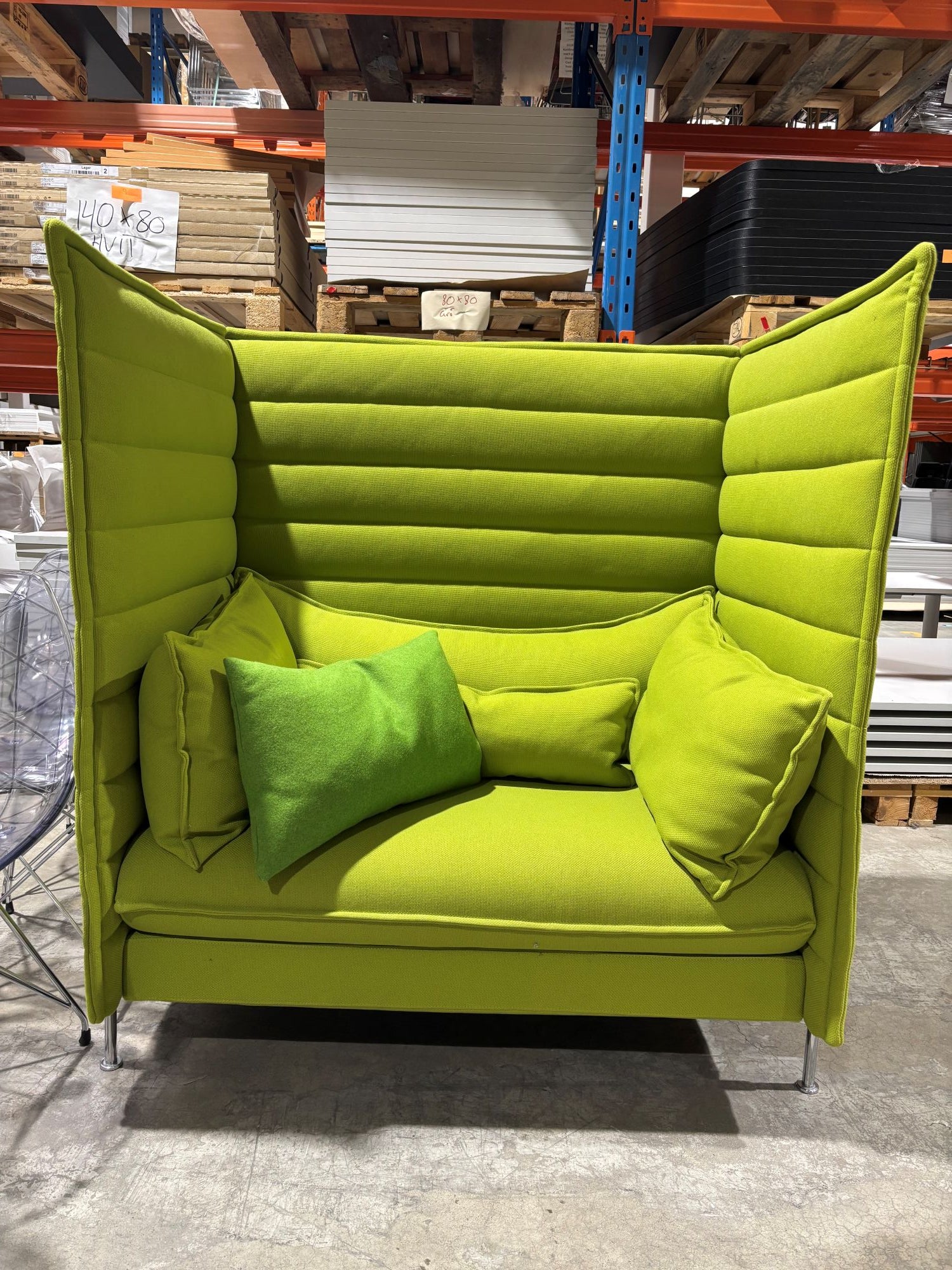 Alkove 1 seter grønn Vitra B120  D90 H140 sittehøyde 44