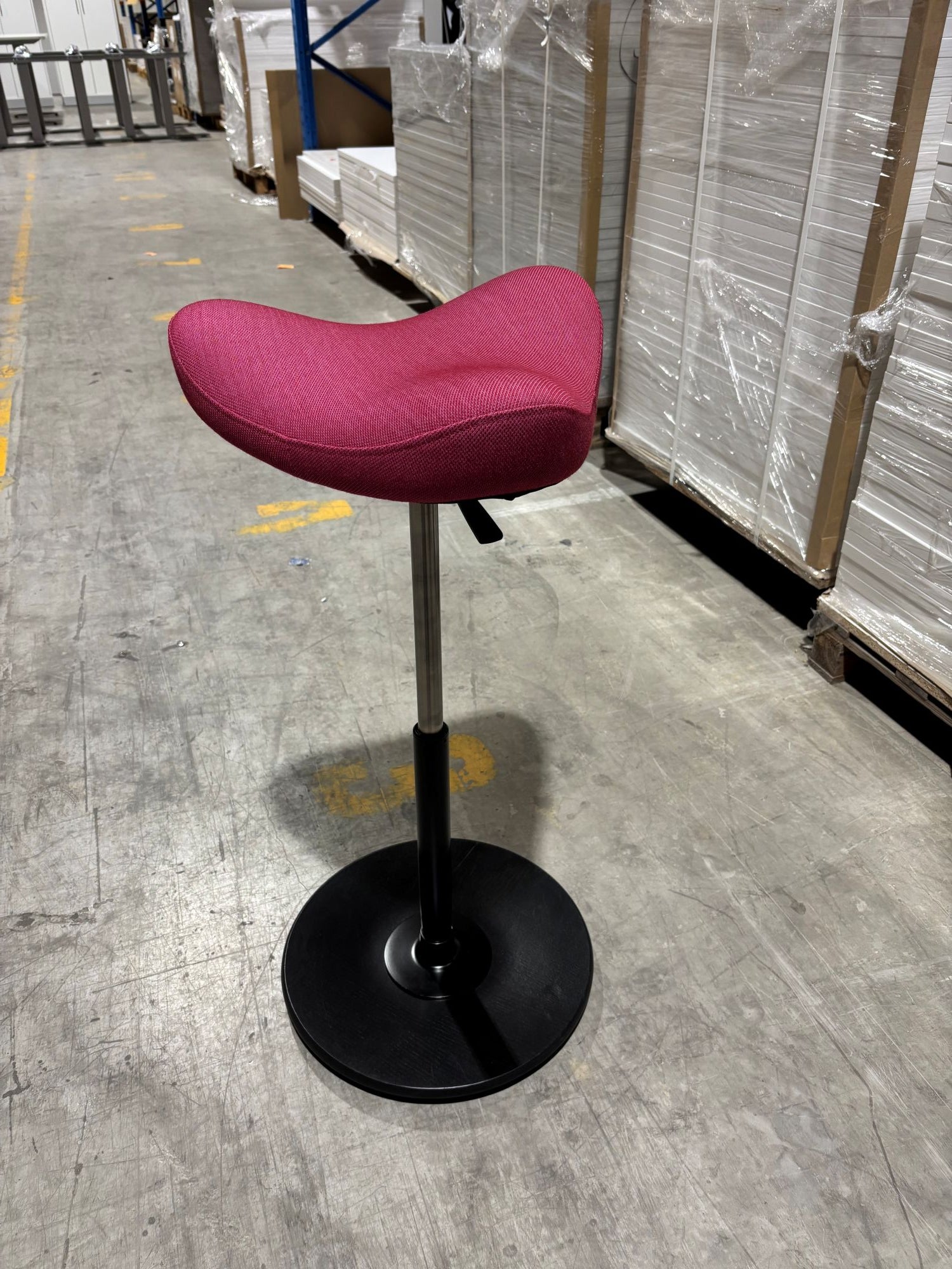 Varier Motion rosa sadelstol sort understell