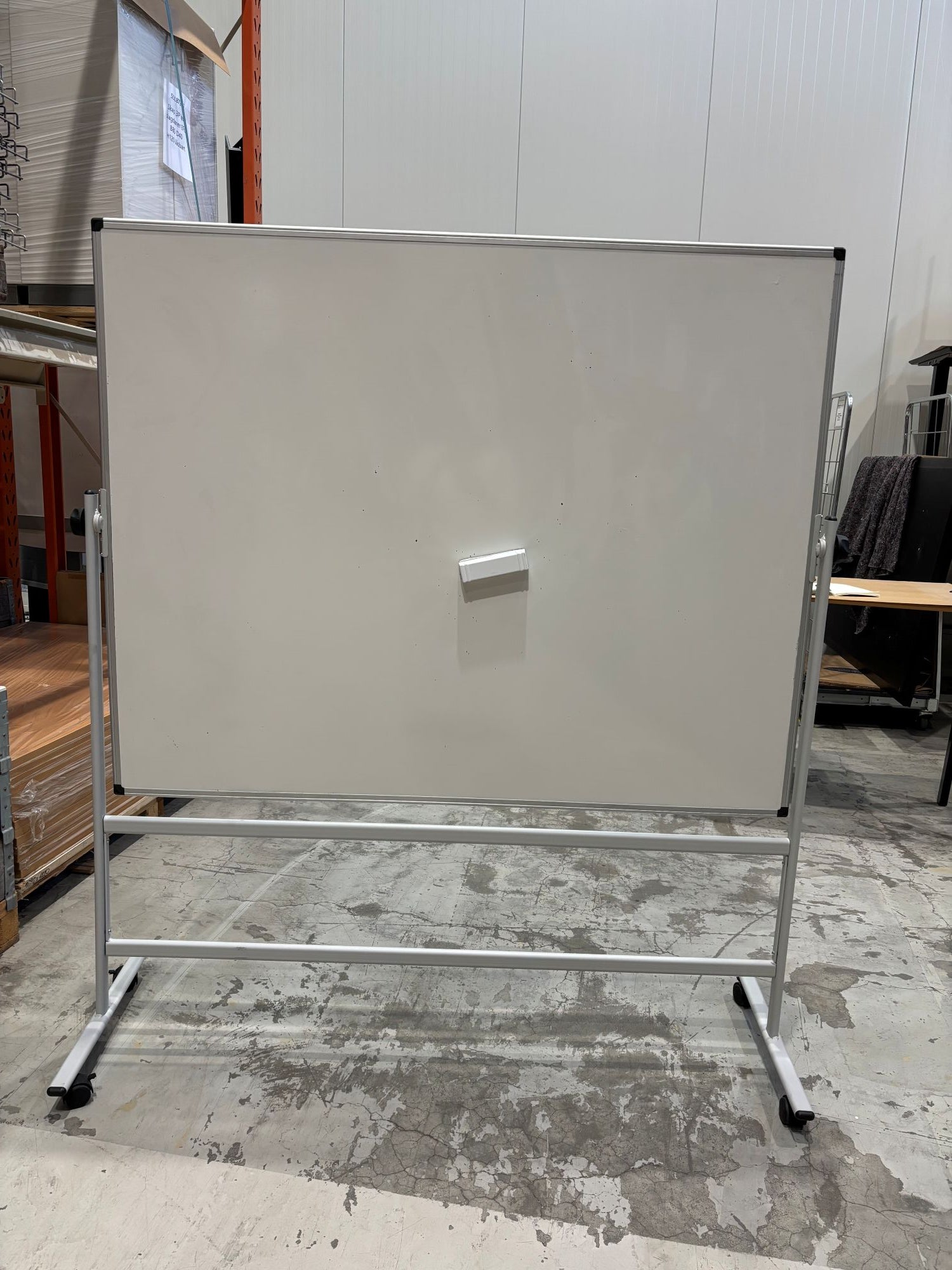 Tavle whitebord 180 x 150 på hjul