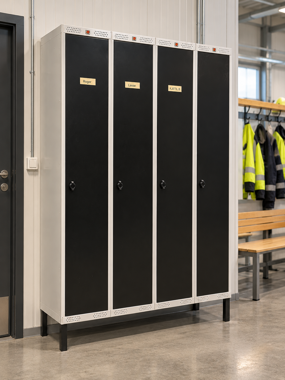 Garderobeskap 4 rom B120 D55 H194 hvitt med sorte dører
