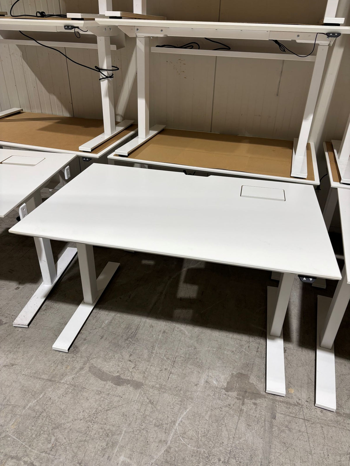 Skrivebord komplett hvitt 120 hvit elektrisk hev/senk m luke