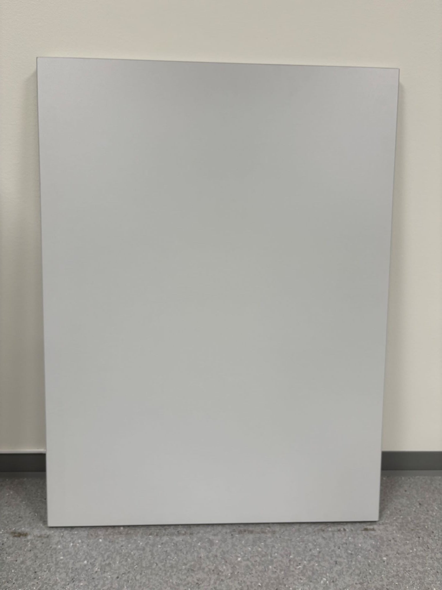 Plate lys grå 80 x 60 cm