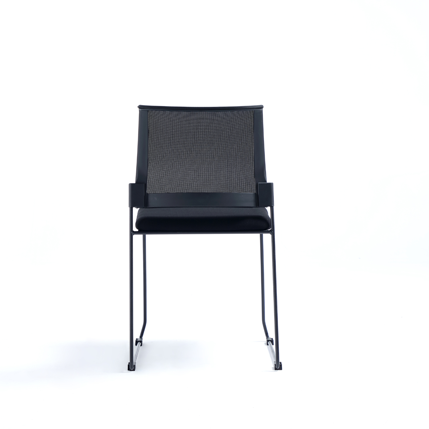 Konferansestol sort mesh KS Fanny kunstskinn i sete