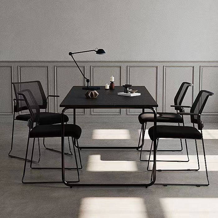 Konferansestol sort mesh KS Fanny kunstskinn i sete