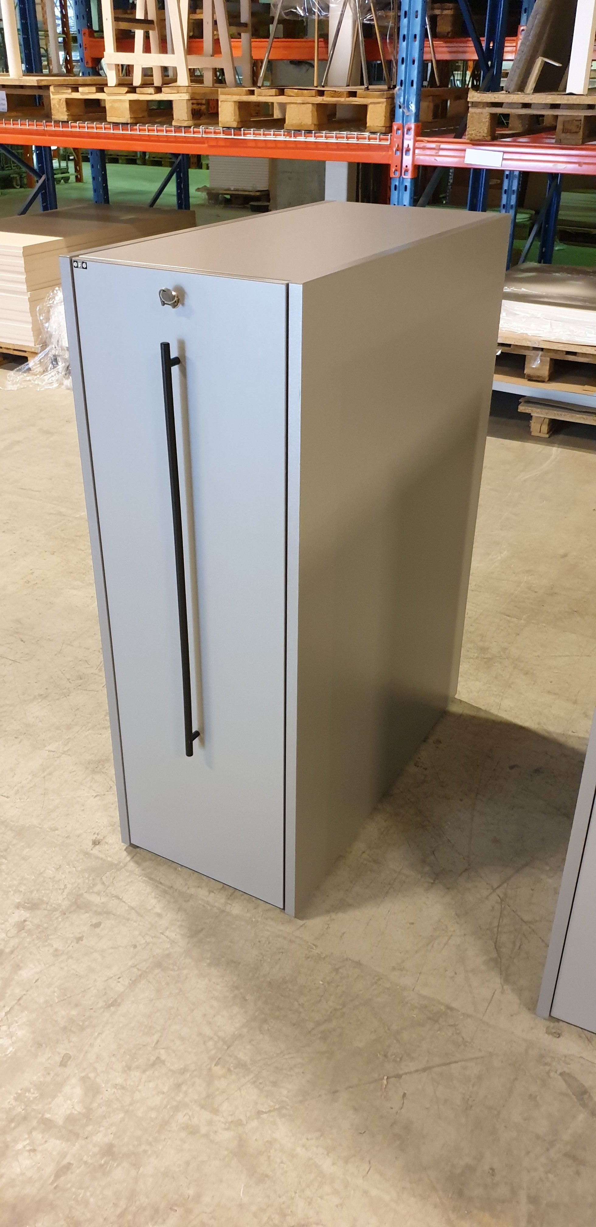 Tårnskap 3P grått EFG 120 x 90 x 43