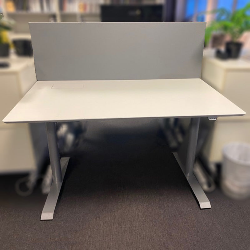 Skillevegg bord grå 140 x 65 Edsbyn