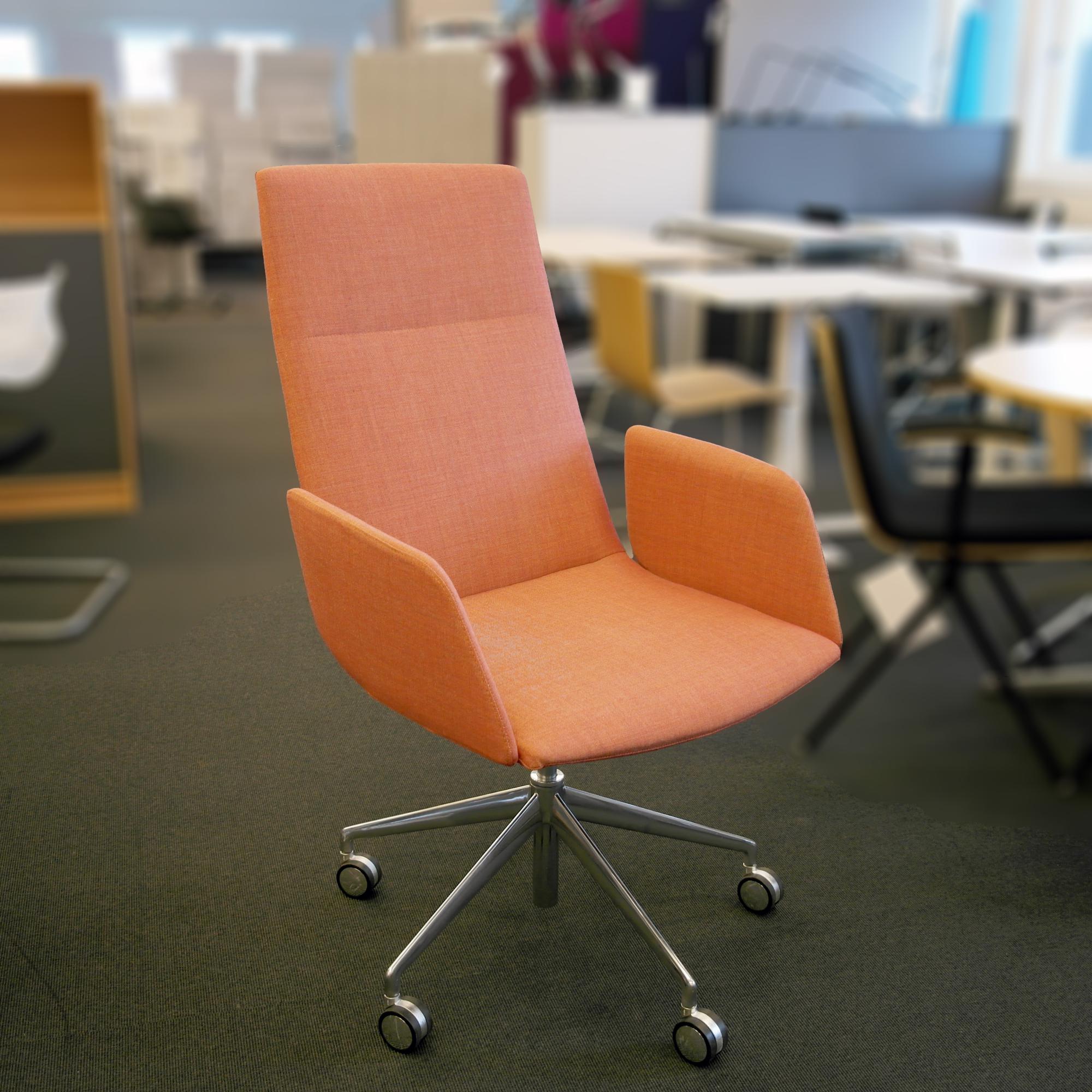 Konferansestol orange remix 2632 Arper Catifa Sensit